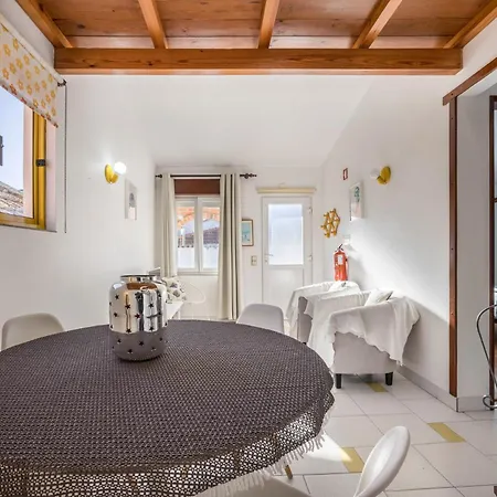 Apartment Amarelo T1 *