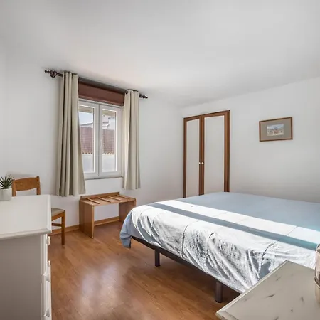 Amarelo T1 Apartment Odeceixe